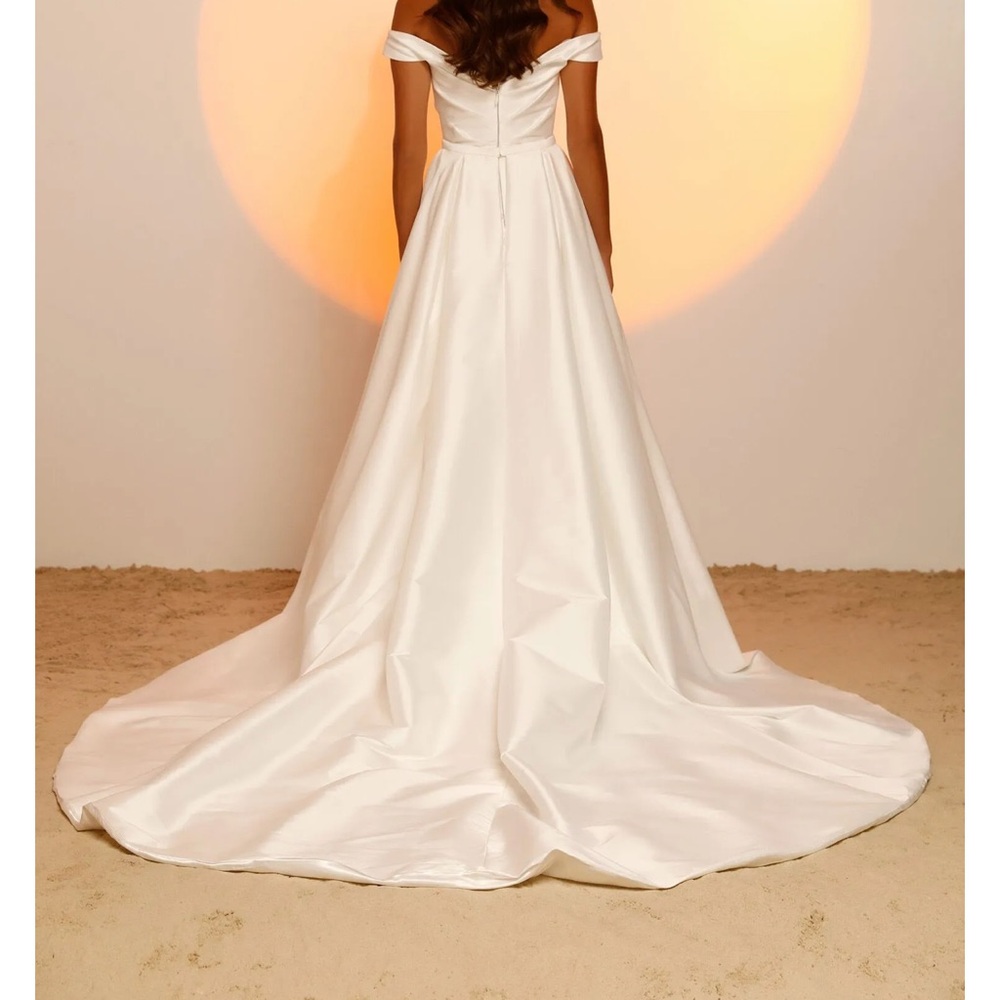 Wedding dress OVERSKIRT (wedding dress not included. Just overskirt!) - Picture 4 of 14